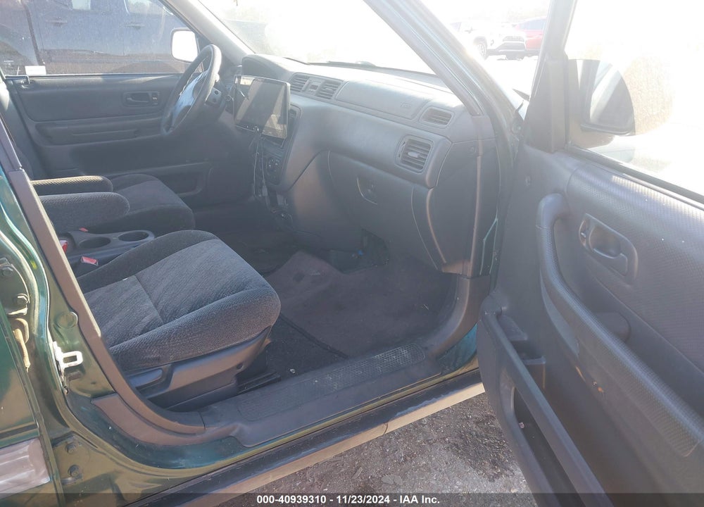 2000 HONDA CR-V LX VIN: JHLRD2847YS004497