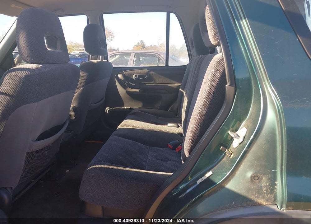 2000 HONDA CR-V LX VIN: JHLRD2847YS004497