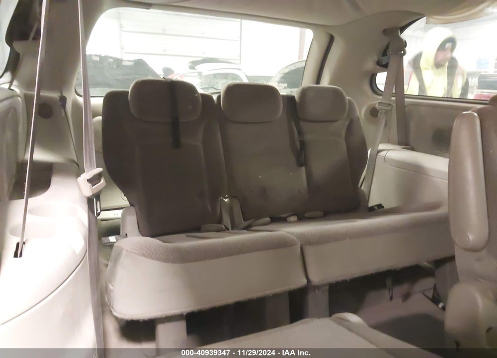 2005 CHRYSLER TOWN & COUNTRY LX VIN: 2C4GP44R55R421624