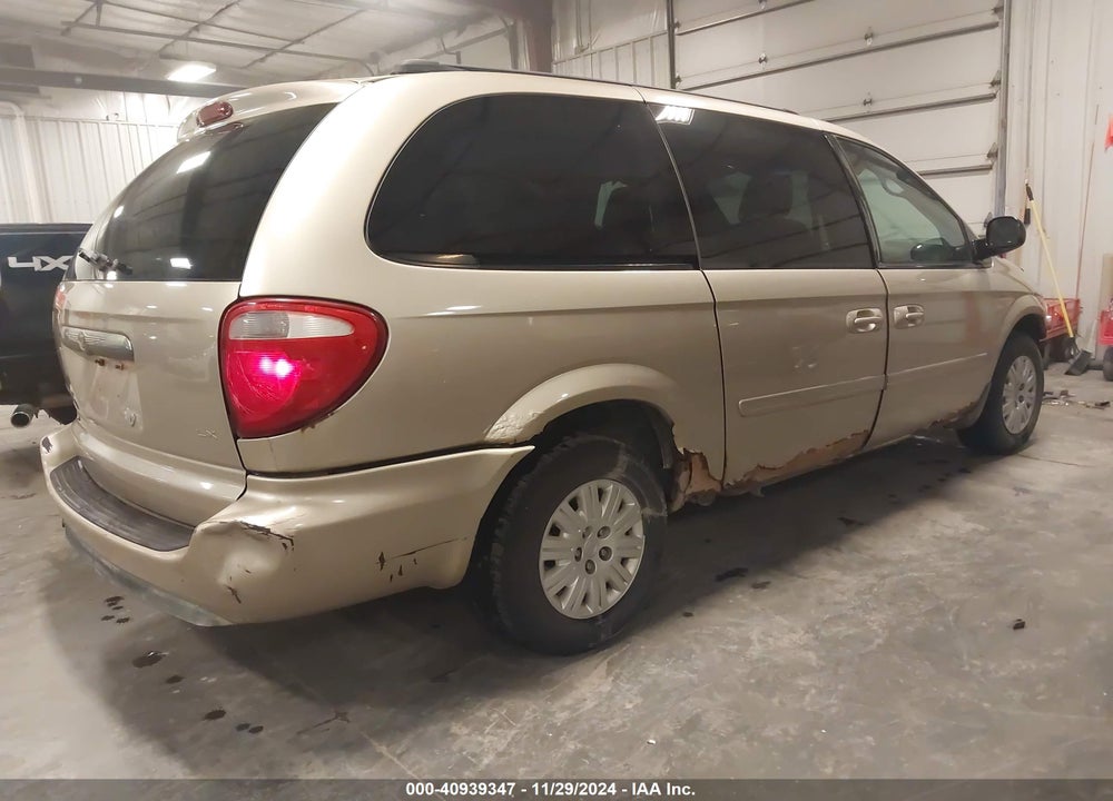 2005 CHRYSLER TOWN & COUNTRY LX VIN: 2C4GP44R55R421624