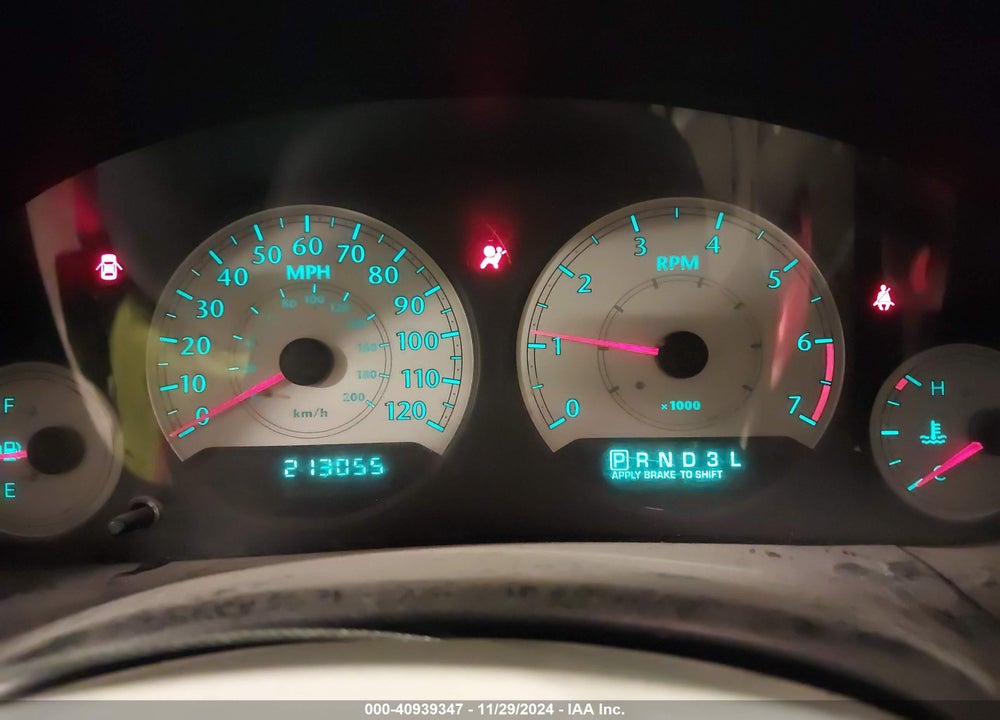 2005 CHRYSLER TOWN & COUNTRY LX VIN: 2C4GP44R55R421624