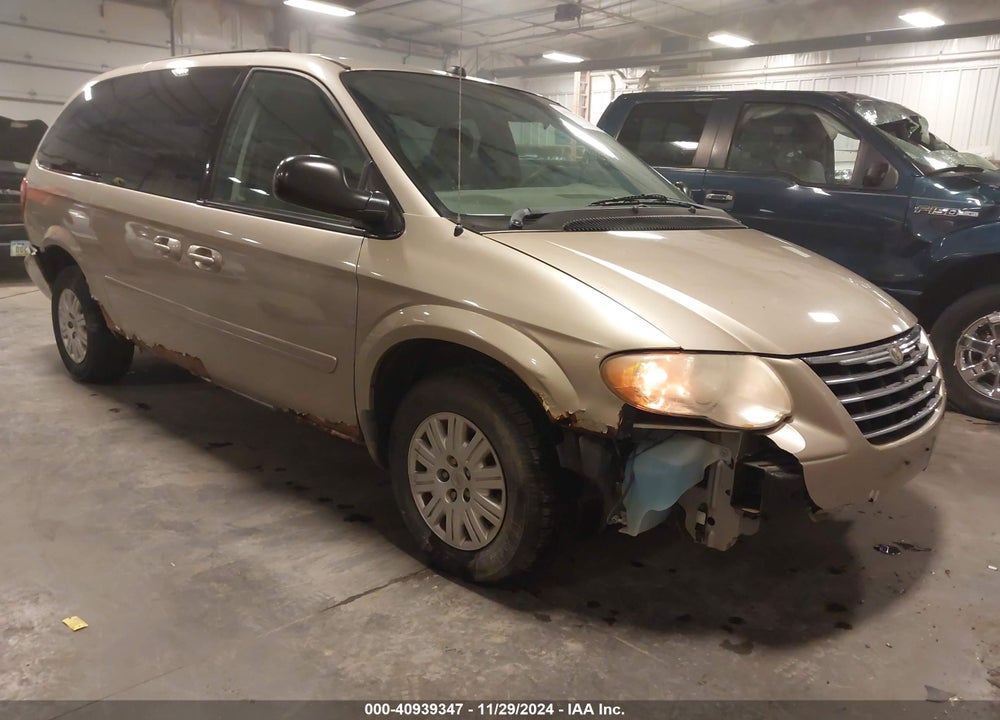 2005 CHRYSLER TOWN & COUNTRY LX VIN: 2C4GP44R55R421624