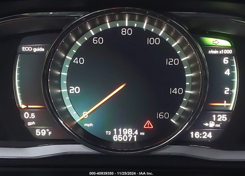 2017 VOLVO XC60 T5 INSCRIPTION VIN: YV440MDU7H2036156