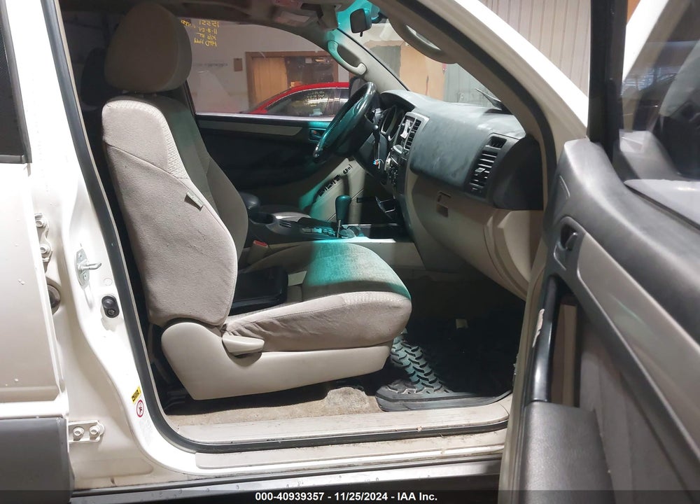 2003 TOYOTA 4RUNNER SR5 V8 VIN: JTEBT14R030014351