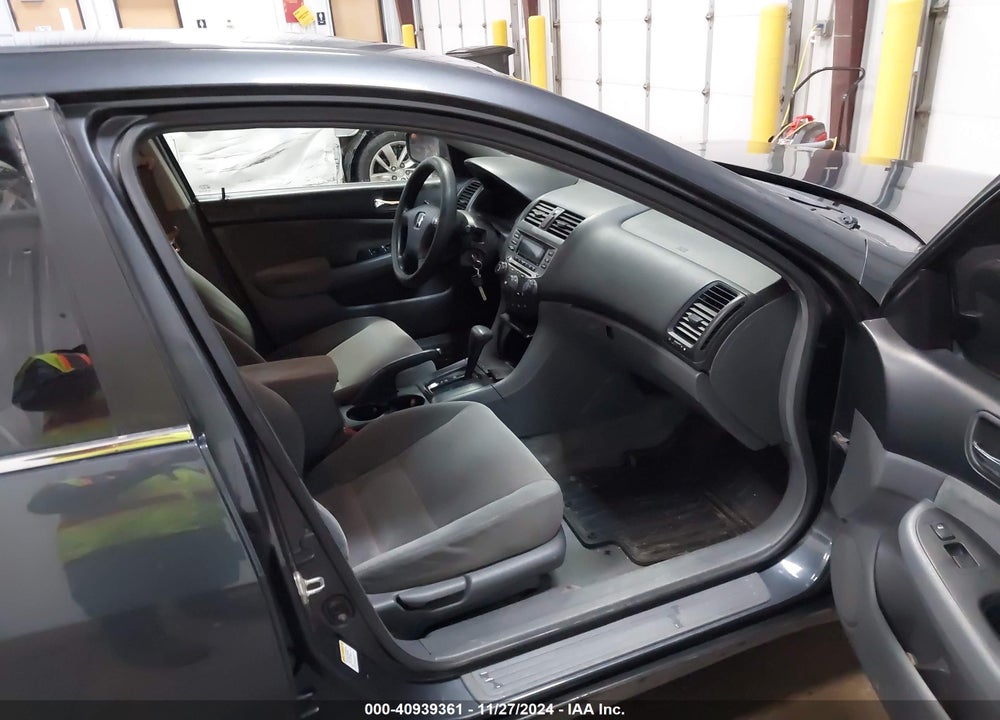 2005 HONDA ACCORD 2.4 LX VIN: 1HGCM56445A166890