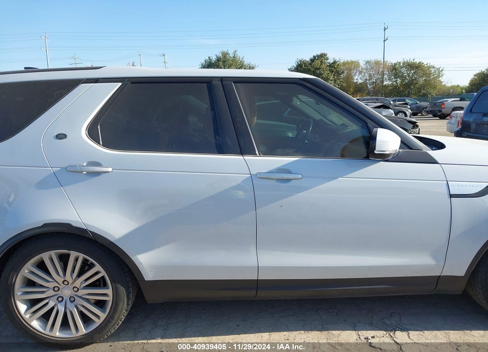 2018 LAND ROVER DISCOVERY HSE LUXURY VIN: SALRT2RV4JA061297