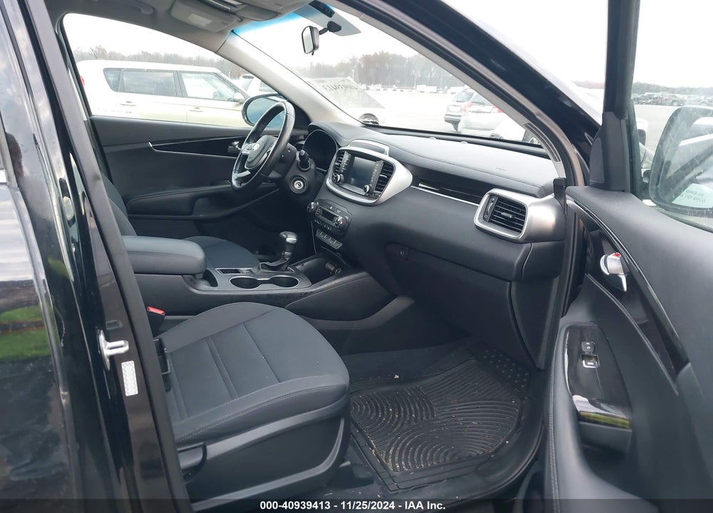 2019 KIA SORENTO 3.3L S VIN: 5XYPGDA53KG586458