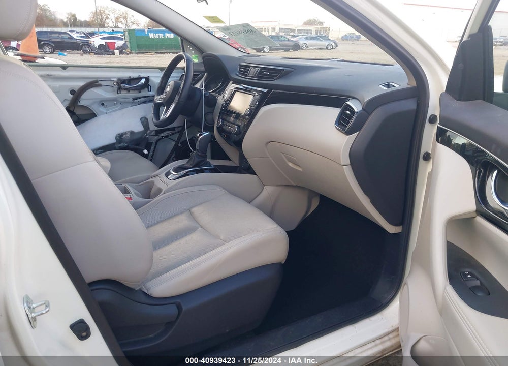 2017 NISSAN ROGUE SPORT SL VIN: JN1BJ1CP2HW031590