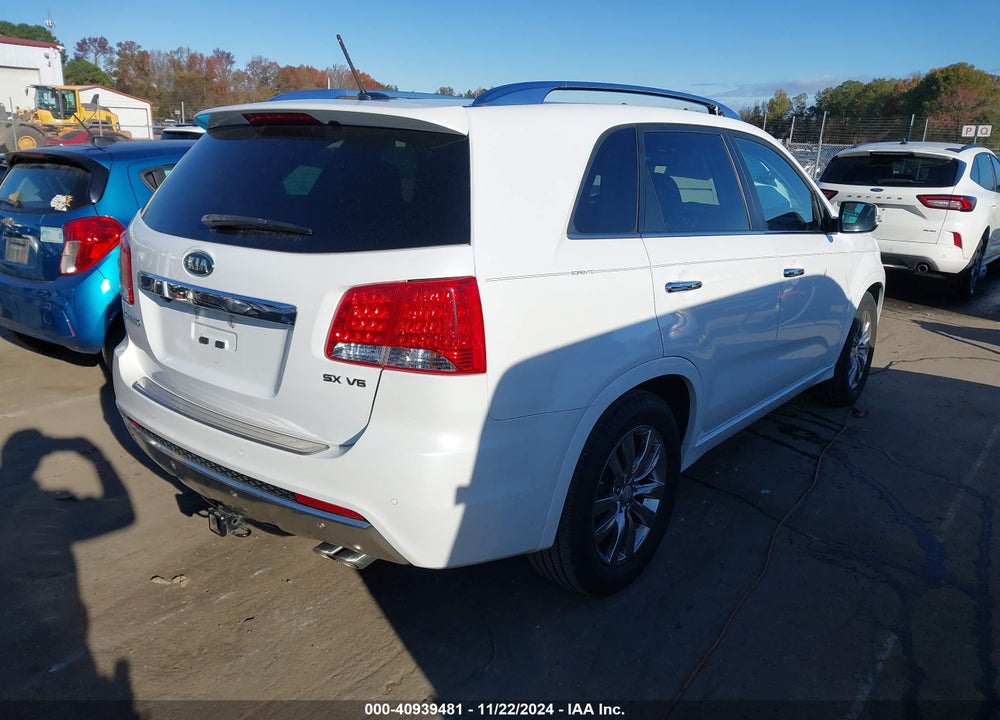 2013 KIA SORENTO SX VIN: 5XYKW4A26DG346052