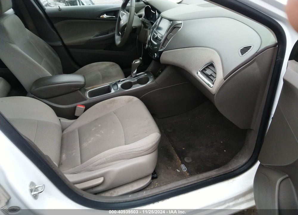 2017 CHEVROLET CRUZE VIN: 1G1BE5SM5H7160782