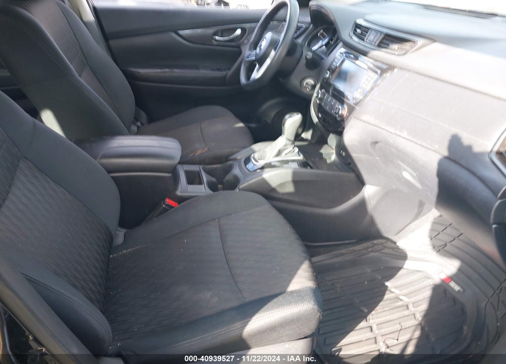 2018 NISSAN ROGUE S VIN: 5N1AT2MT5JC750033