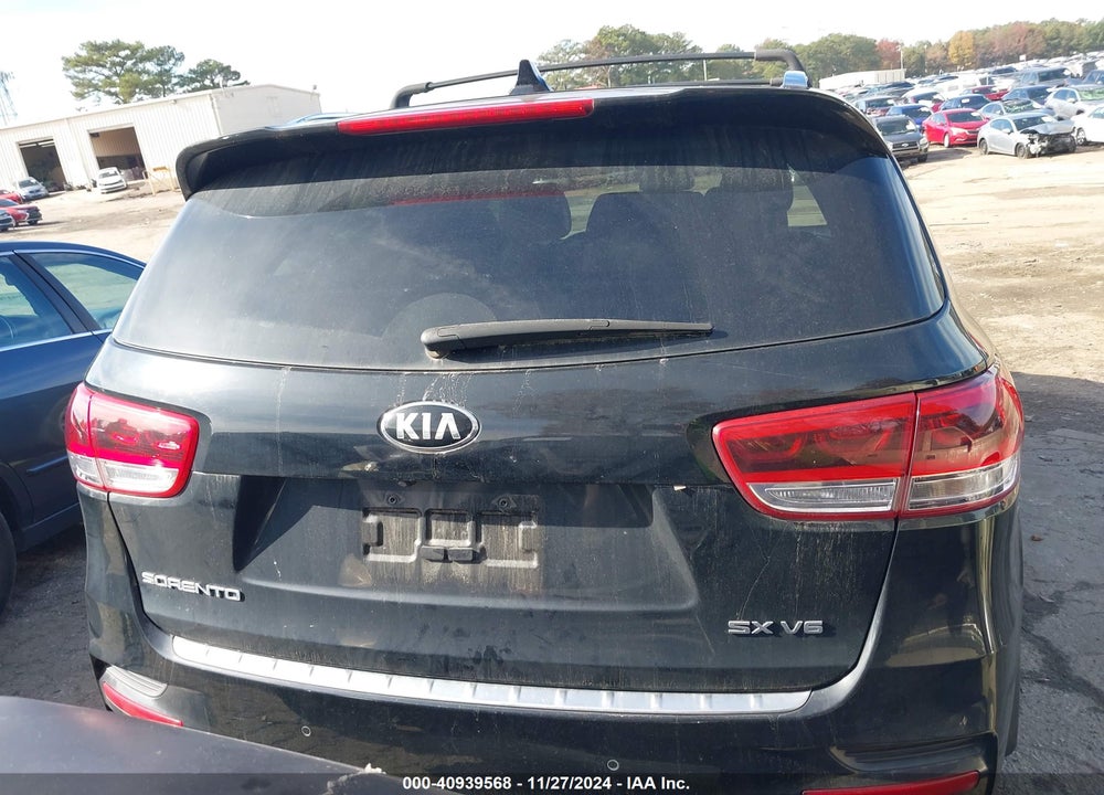 2016 KIA SORENTO 3.3L SX VIN: 5XYPK4A53GG100771