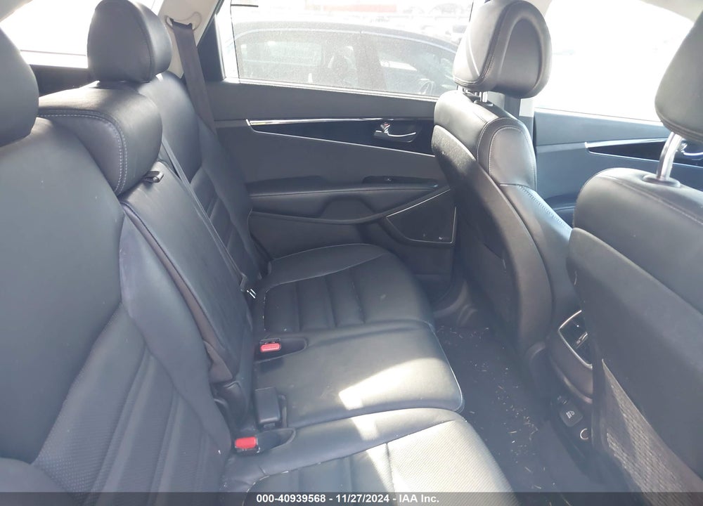 2016 KIA SORENTO 3.3L SX VIN: 5XYPK4A53GG100771
