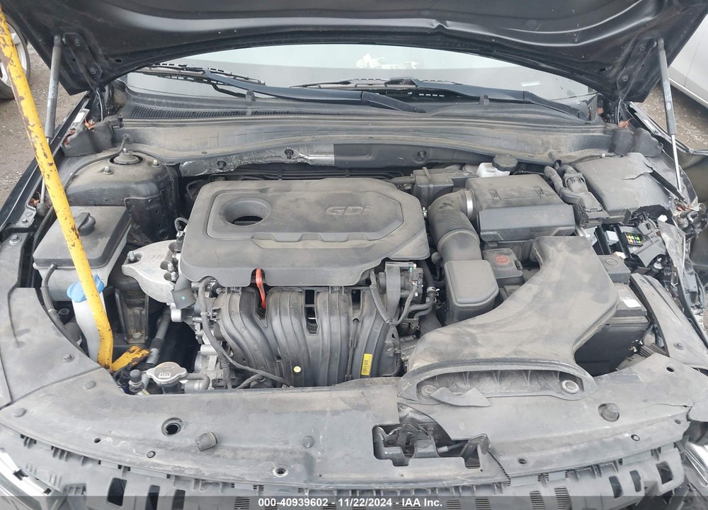 2019 KIA OPTIMA S VIN: 5XXGT4L36KG370132