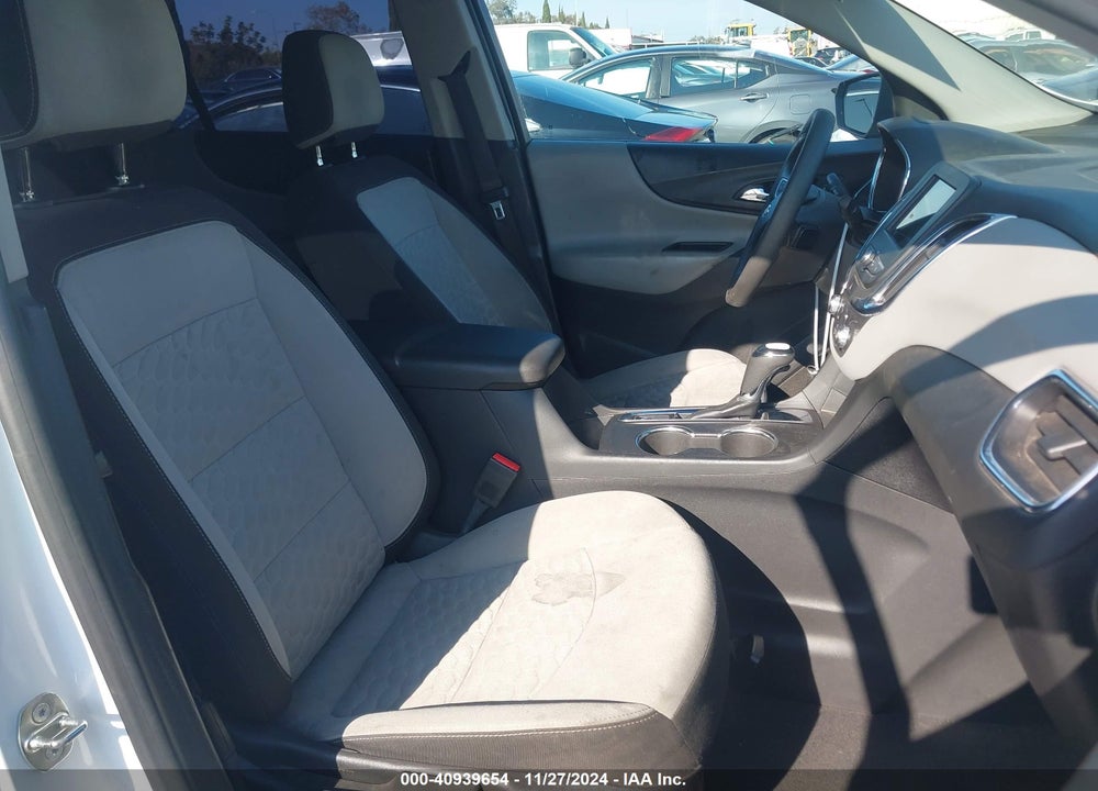 2019 CHEVROLET EQUINOX LS VIN: 3GNAXHEV2KS567591
