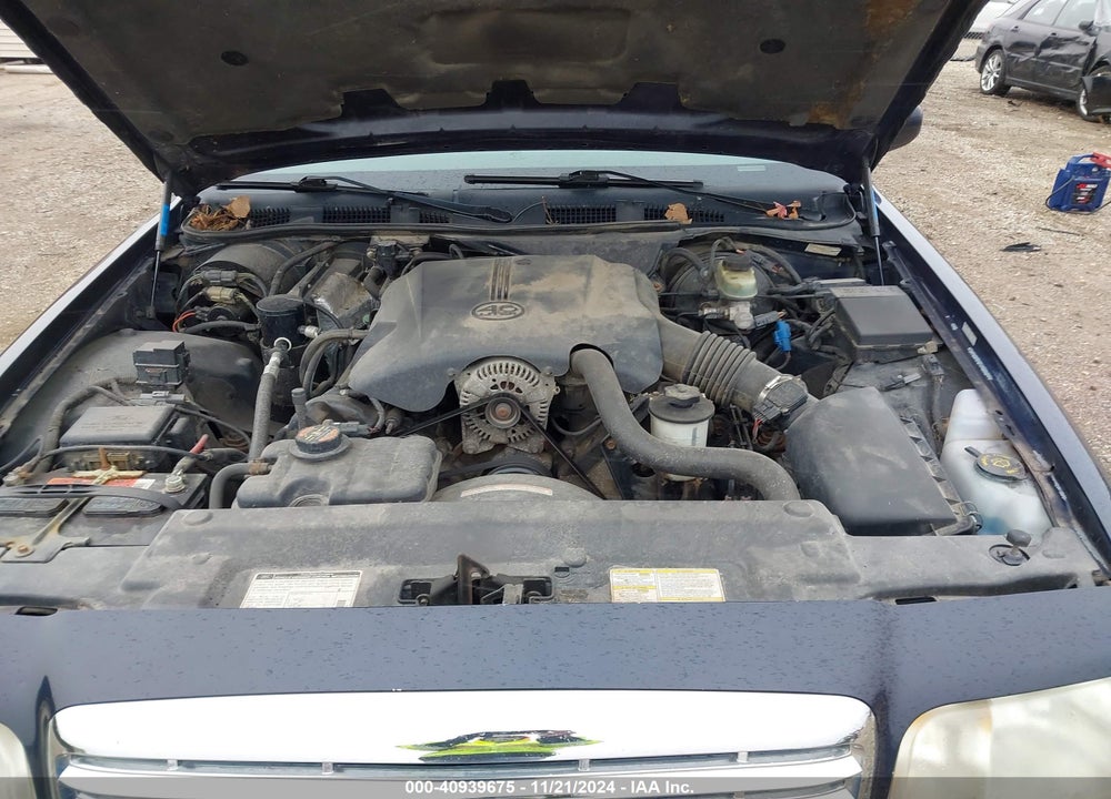 2000 FORD CROWN VICTORIA LX VIN: 2FAFP74W9YX132447
