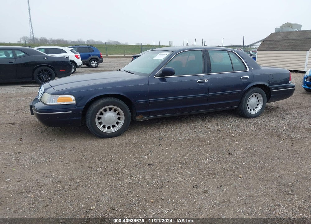 2000 FORD CROWN VICTORIA LX VIN: 2FAFP74W9YX132447