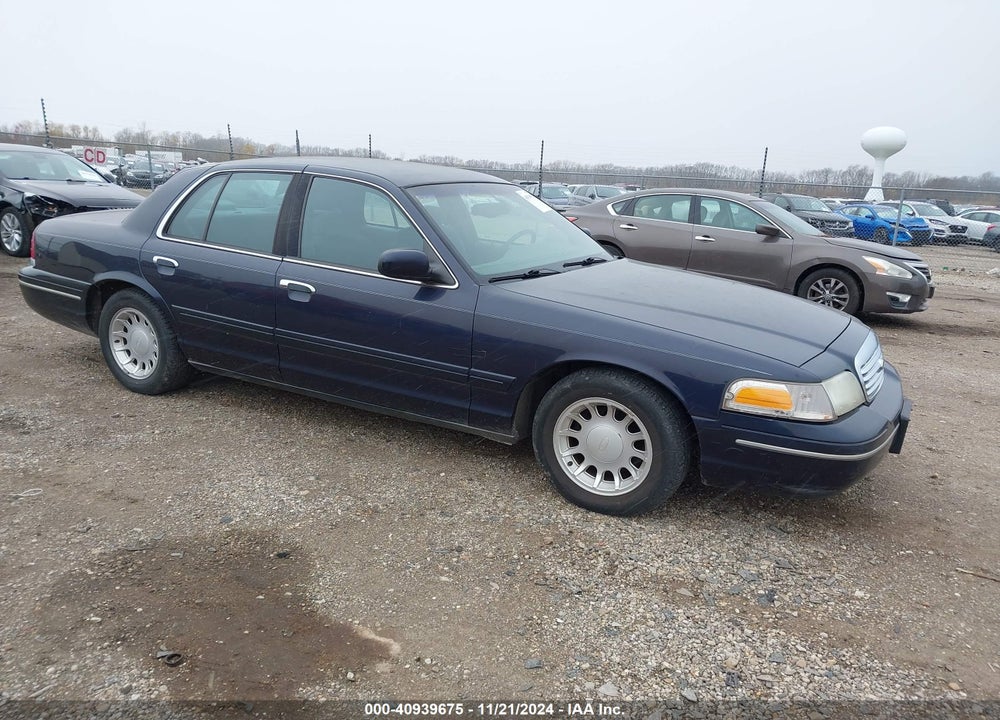 2000 FORD CROWN VICTORIA LX VIN: 2FAFP74W9YX132447