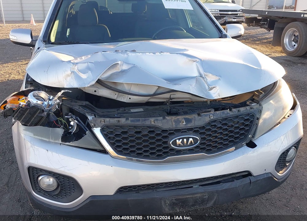 2013 KIA SORENTO LX VIN: 5XYKT4A65DG320053