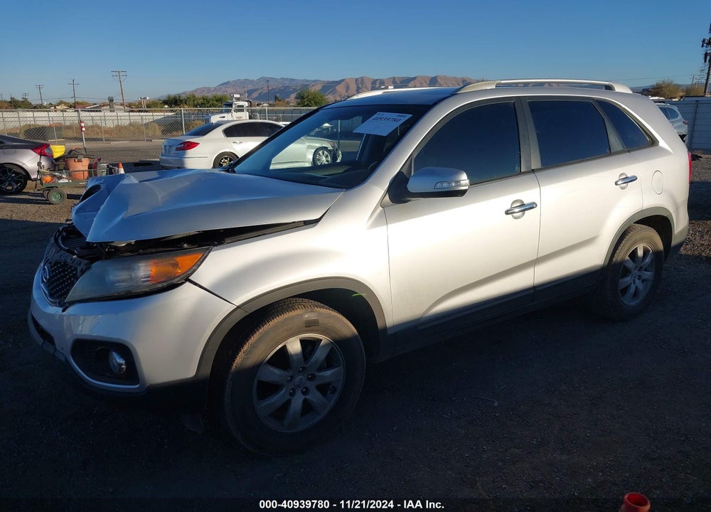 2013 KIA SORENTO LX VIN: 5XYKT4A65DG320053