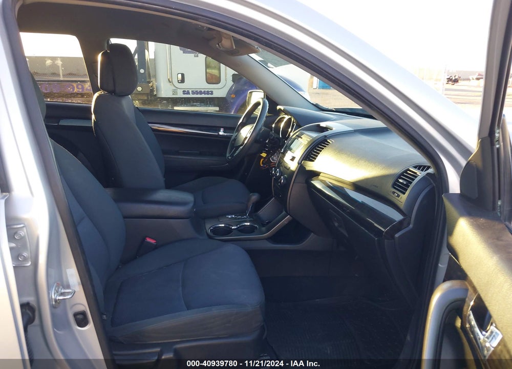 2013 KIA SORENTO LX VIN: 5XYKT4A65DG320053