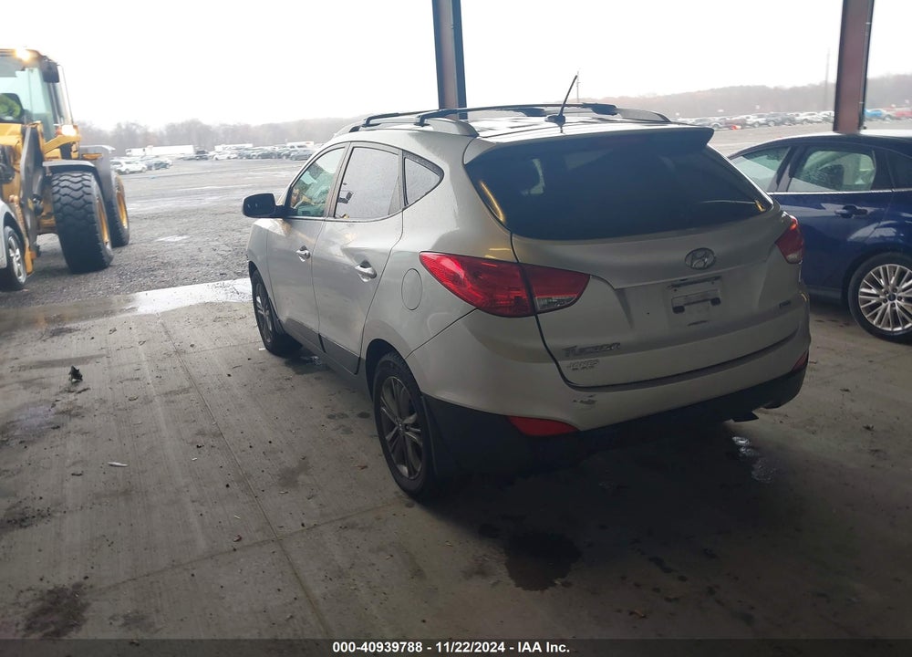 2015 HYUNDAI TUCSON SE VIN: KM8JUCAG6FU017954