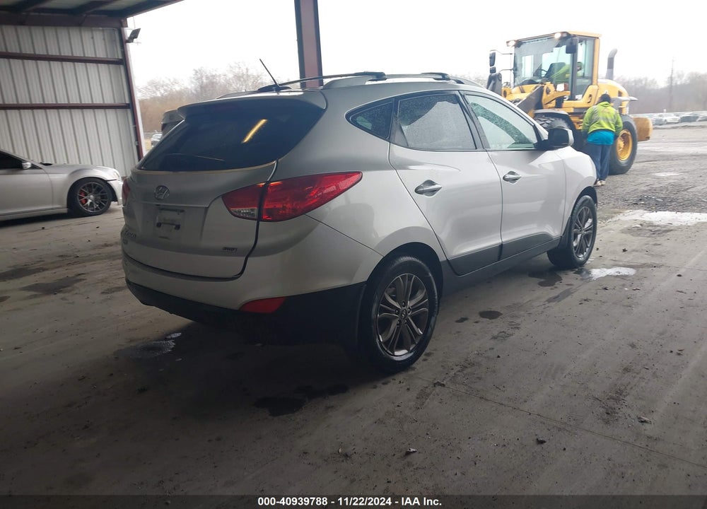 2015 HYUNDAI TUCSON SE VIN: KM8JUCAG6FU017954