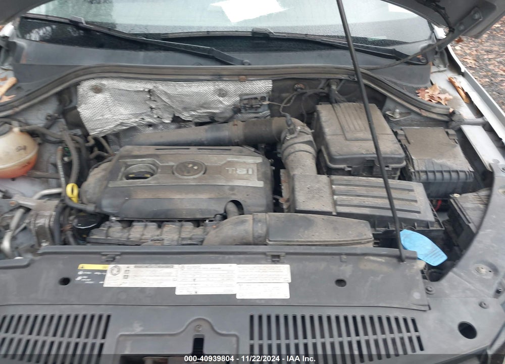 2016 VOLKSWAGEN TIGUAN SE VIN: WVGBV7AX9GW607631