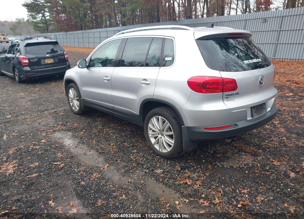 2016 VOLKSWAGEN TIGUAN SE VIN: WVGBV7AX9GW607631