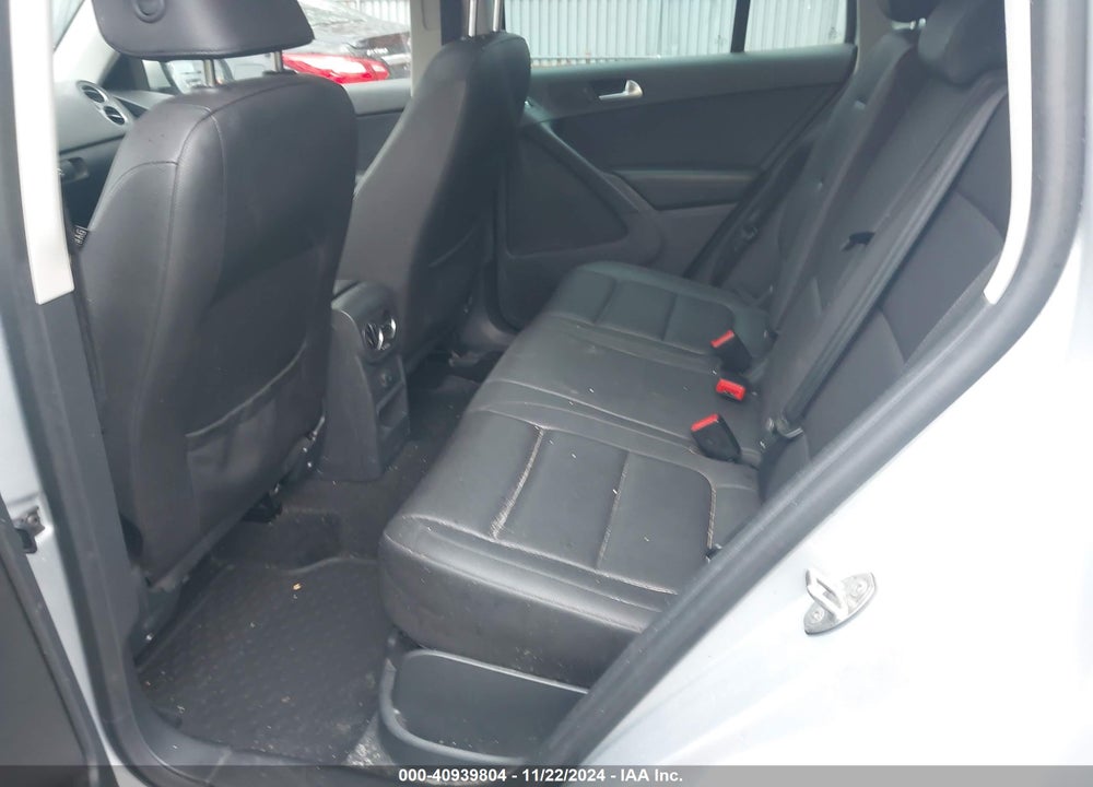 2016 VOLKSWAGEN TIGUAN SE VIN: WVGBV7AX9GW607631