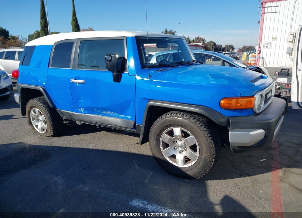 2007 TOYOTA FJ CRUISER VIN: JTEZU11F370014873