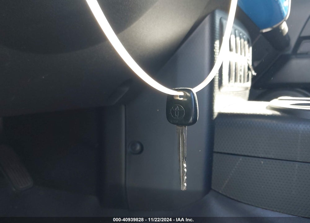 2007 TOYOTA FJ CRUISER VIN: JTEZU11F370014873