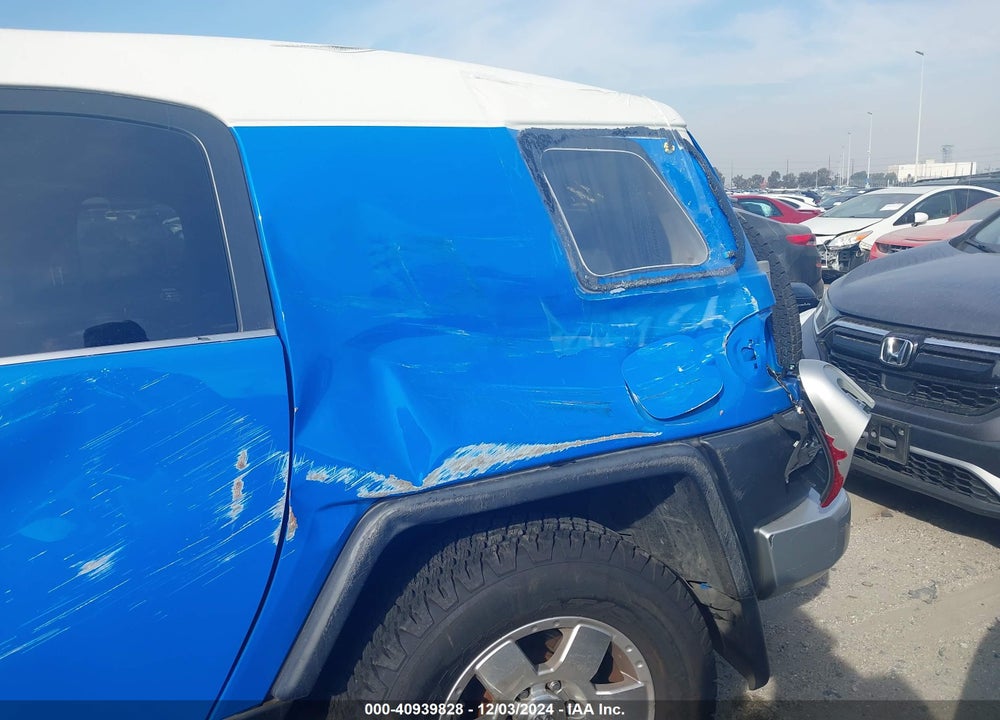 2007 TOYOTA FJ CRUISER VIN: JTEZU11F370014873
