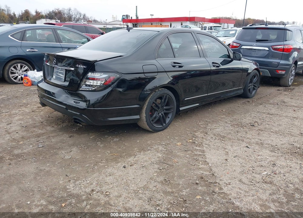 2012 MERCEDES-BENZ C 300 LUXURY 4MATIC/SPORT 4MATIC VIN: WDDGF8BB7CA700385