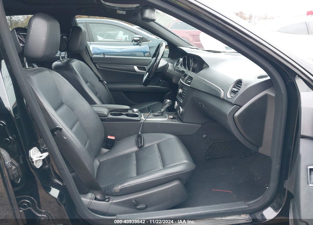 2012 MERCEDES-BENZ C 300 LUXURY 4MATIC/SPORT 4MATIC VIN: WDDGF8BB7CA700385