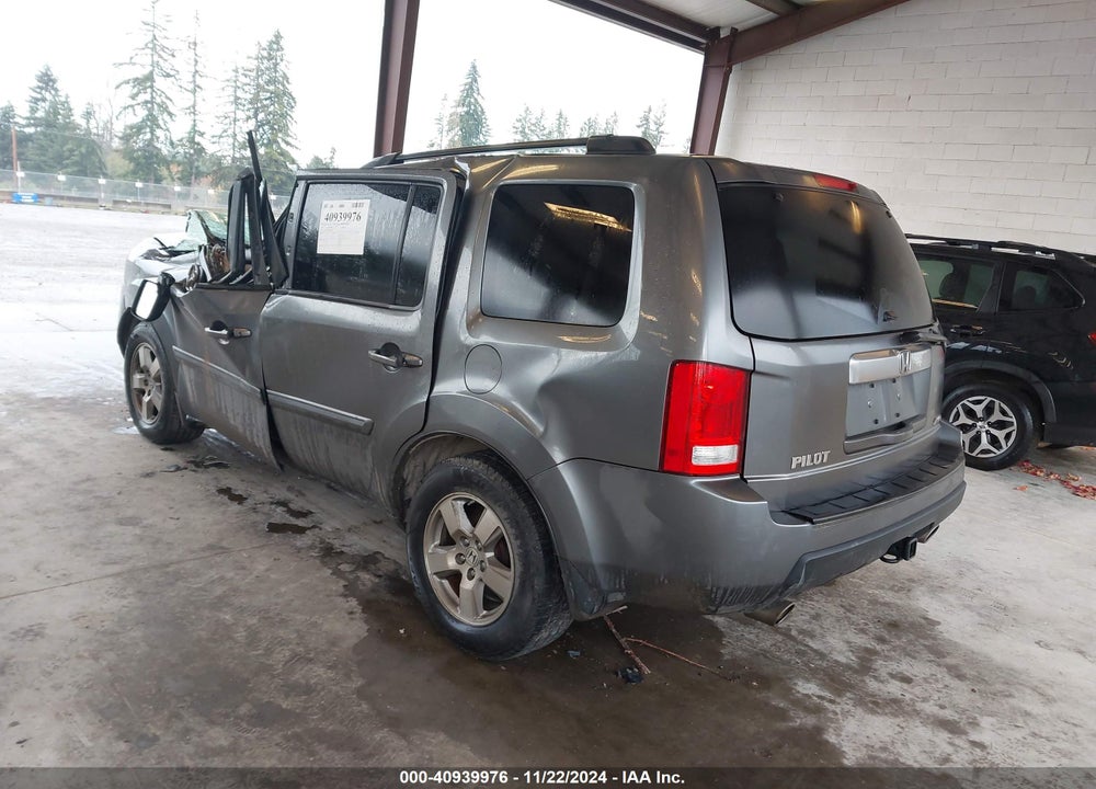 2011 HONDA PILOT EX VIN: 5FNYF4H47BB064783