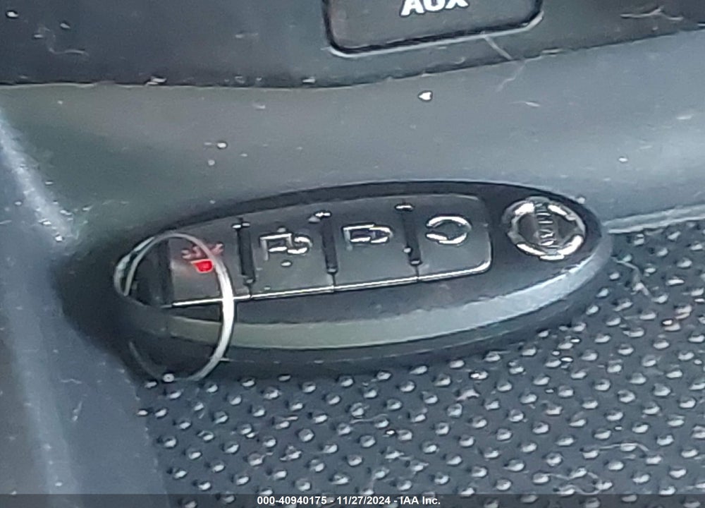 2017 NISSAN ROGUE SV VIN: KNMAT2MVXHP529746