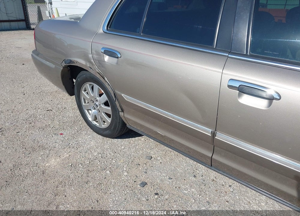2001 MERCURY GRAND MARQUIS GS VIN: 2MEFM74W11X689456