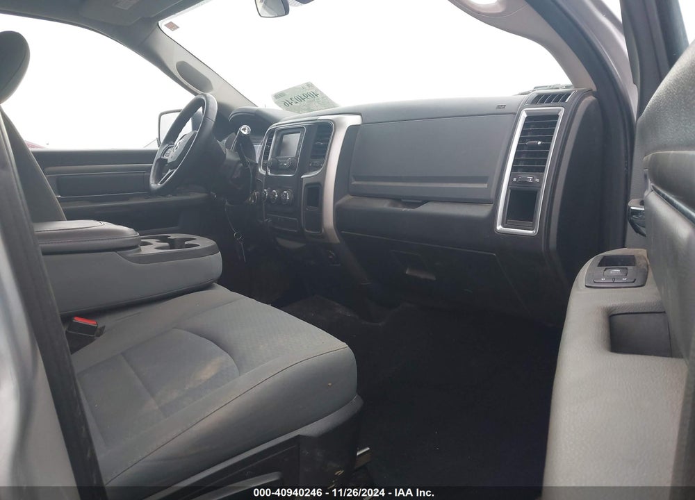 2018 RAM 2500 SLT 4X4 6'4 BOX VIN: 3C6TR5DT5JG402492