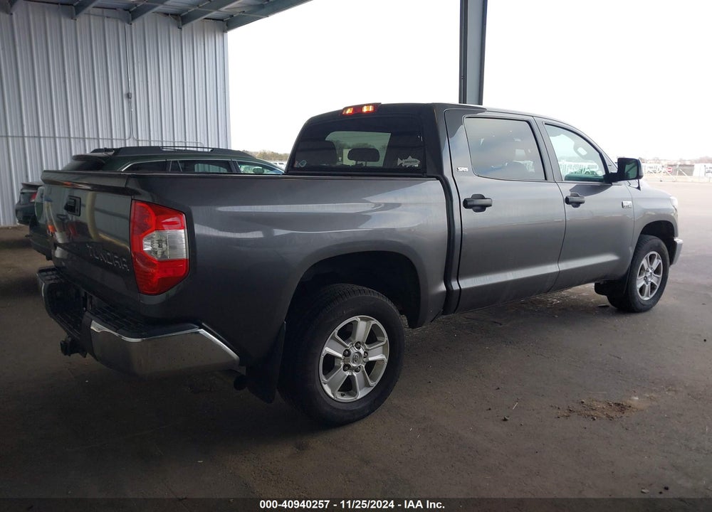 2018 TOYOTA TUNDRA SR5 5.7L V8 VIN: 5TFDW5F1XJX732688