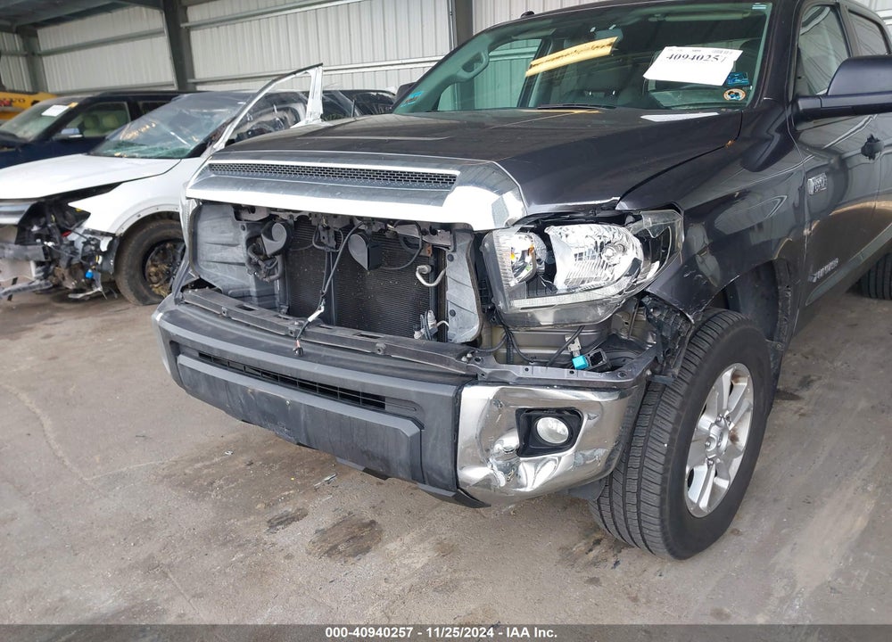 2018 TOYOTA TUNDRA SR5 5.7L V8 VIN: 5TFDW5F1XJX732688