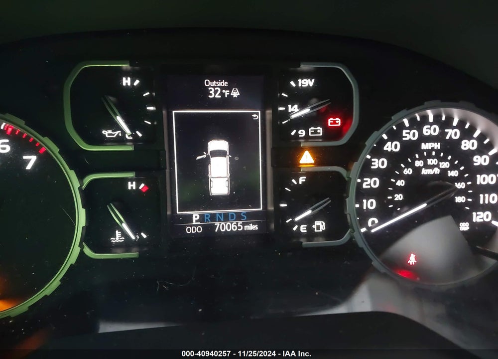 2018 TOYOTA TUNDRA SR5 5.7L V8 VIN: 5TFDW5F1XJX732688