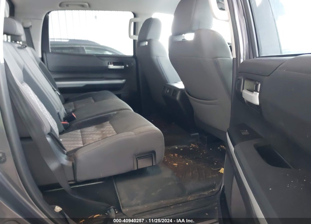 2018 TOYOTA TUNDRA SR5 5.7L V8 VIN: 5TFDW5F1XJX732688