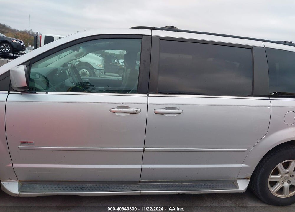 2008 CHRYSLER TOWN & COUNTRY TOURING VIN: 2A8HR54P58R802664