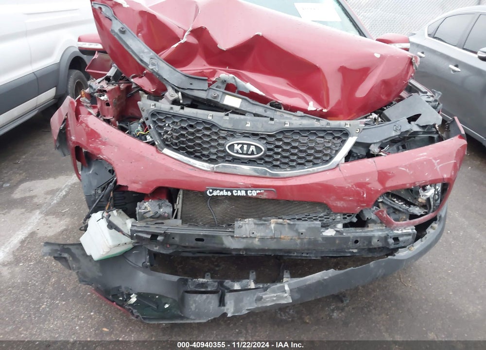 2011 KIA SORENTO LX VIN: 5XYKTCA14BG014330
