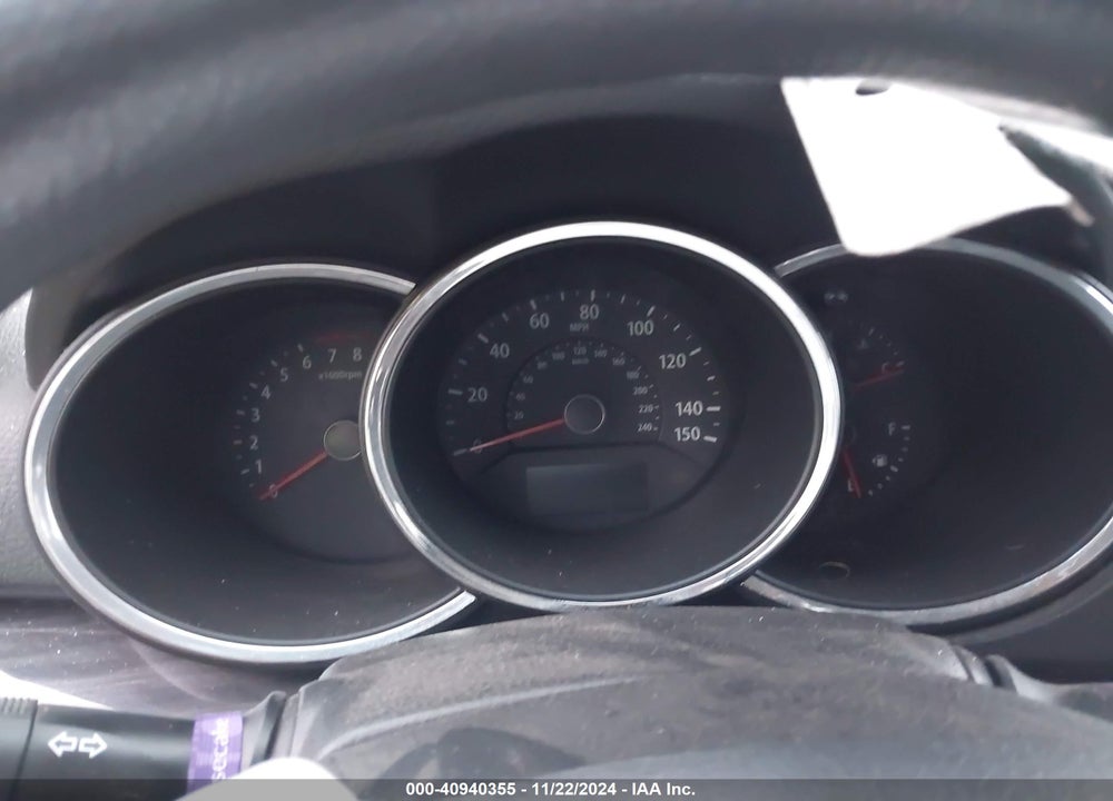 2011 KIA SORENTO LX VIN: 5XYKTCA14BG014330