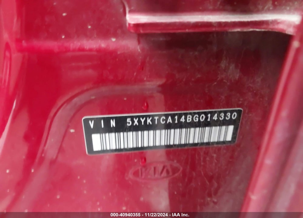 2011 KIA SORENTO LX VIN: 5XYKTCA14BG014330