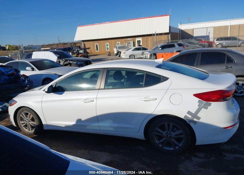 2018 HYUNDAI ELANTRA VIN: 5NPD84LF7JH389967