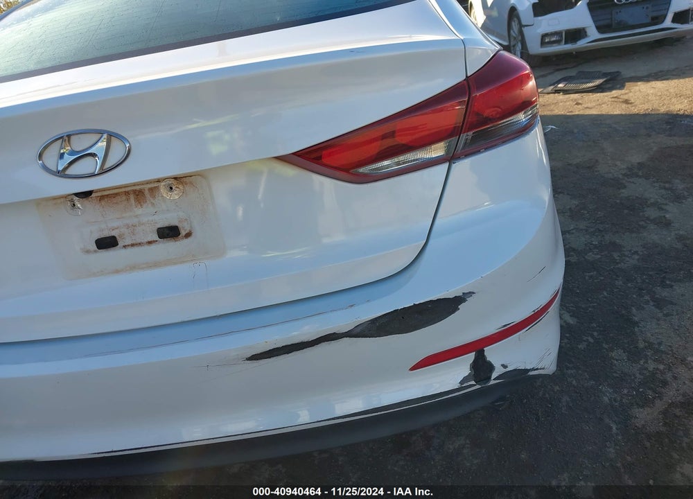 2018 HYUNDAI ELANTRA VIN: 5NPD84LF7JH389967
