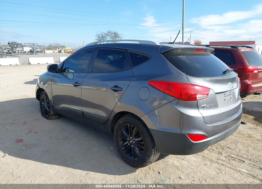 2015 HYUNDAI TUCSON SE VIN: KM8JU3AG1FU011625